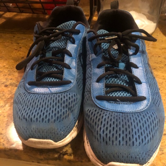 Blue sneakers - Picture 2 of 4